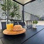 Luxe Apartment *