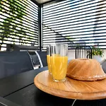 Luxe Apartment *