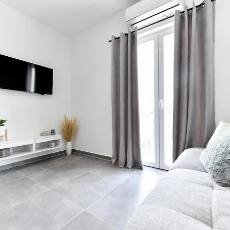 Luxe Apartment