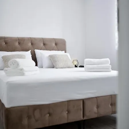 Luxe Апартаменты *