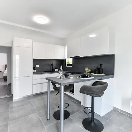 Luxe Апартаменты *